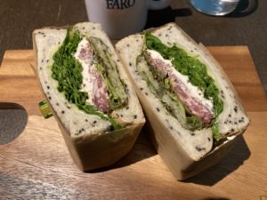 FARO　生ハムと、マスカルポーネチーズと、ルーコラのサンドイッチ